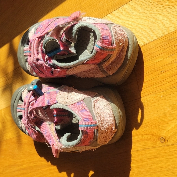 Keen sandals - Picture 3 of 4